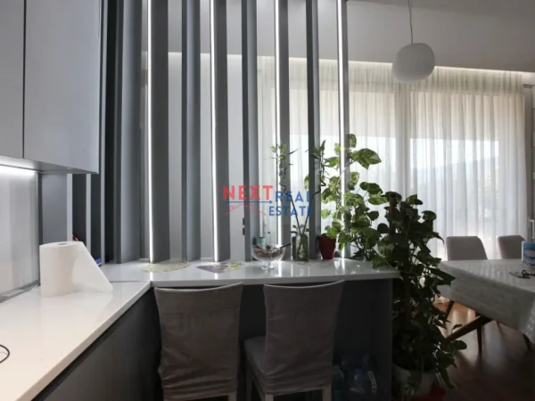 Vlore, shitet apartament+verande | Penthouse 3+1+Aneks+Ballkon , 172 m² 330.000 € (BULEVARDI ISMAIL QEMALI, VLORE)