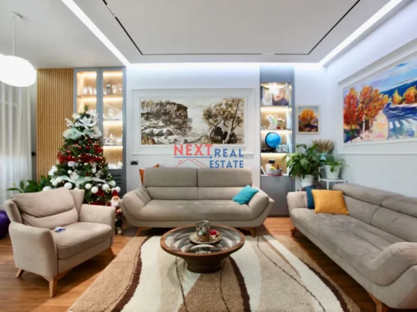 Vlore, shitet apartament+verande | Penthouse 3+1+Aneks+Ballkon , 172 m² 330.000 € (BULEVARDI ISMAIL QEMALI, VLORE)