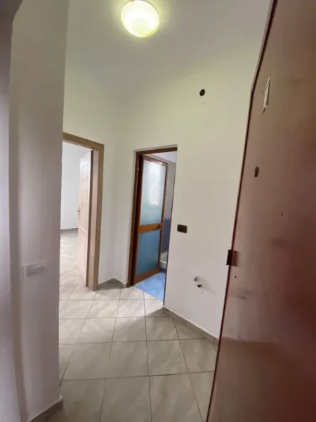 Tirane, shes apartament 1+1 Kati 5, 40 m² 60.000 € (Rruga Kongresi Lushnjes)