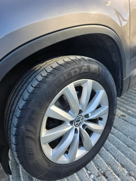 Shitet Tiguan 9000 €