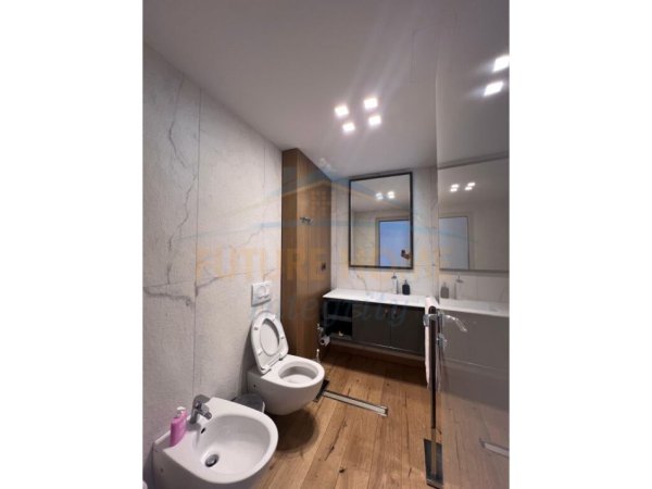 Tirane, jepet me qera Vile 3+1+Aneks+Ballkon Kati 0, 432 m² 4.000 € (LUNDER,TEG)