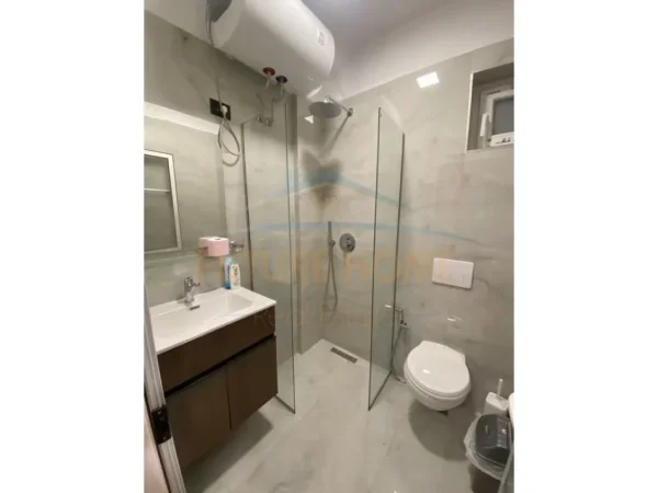 Tirane, shitet garsonier 2+1 Kati 2, 94 m² 182.400 € (RRUGA E DURRESIT)