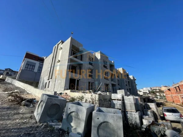 Tirane, shitet apartament 2+1 Kati 2, 123 m² 225.000 € (SAUK)