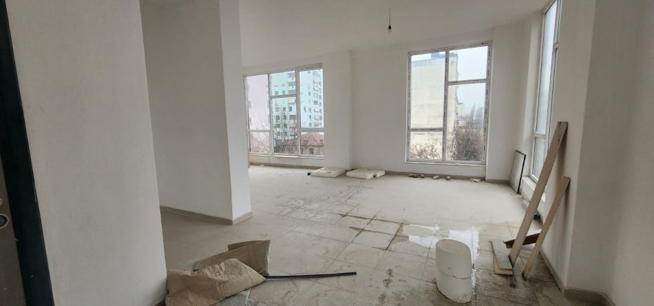 Tirane, jepet me qera ambjent biznesi Kati 6, 140 m² 1.000 € (tek Ish Stacioni Trenit)