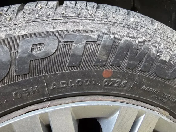 Durres, shes makine Fiat Punto Evo Benzin+Gaz, e bardhë manuale Kondicioner 231.000 km 3.300 €