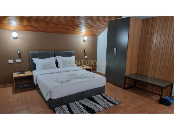 Tirane, jepet me qera hotel Kati 4, 650 m² 6.000 € (Kombinat)