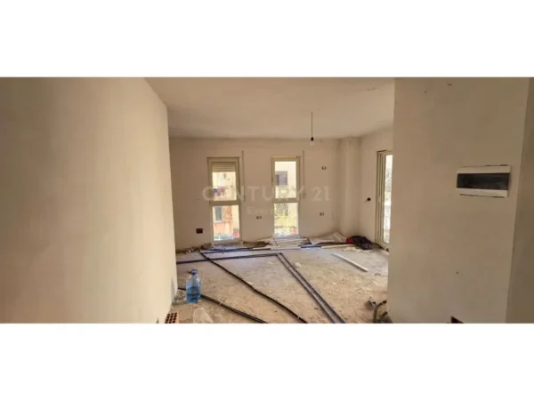 Tirane, shes apartament 2+1+Aneks+Ballkon Kati 1, 91 m² 179.000 € (MINE PEZA)