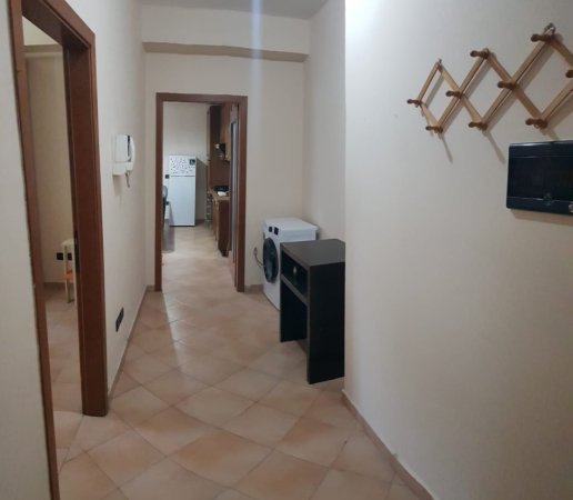 Tirane, jepet me qera 1+1+Ballkon Kati 5, 68 m² 510 € (Ish Ekspozita-E88)
