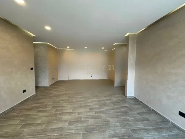 Tirane, shes apartament 4+1+Aneks+Ballkon Kati 7, 153 m² 260.000 € (Ali Demi)