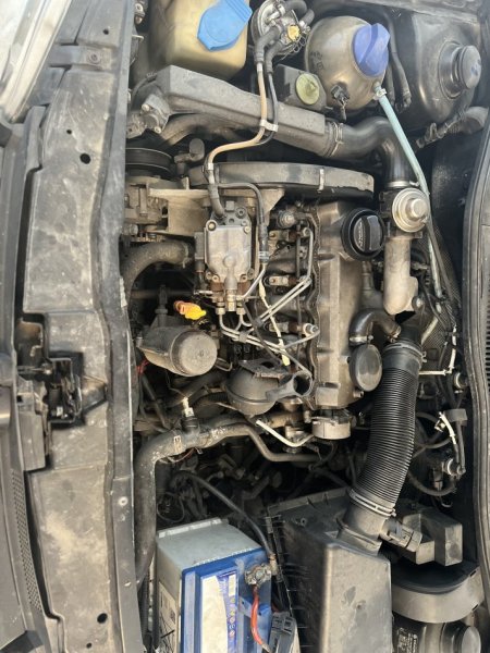 Kavaje, shes makine Nafte, e zeze manuale Kondicioner 317.000 km 800 €