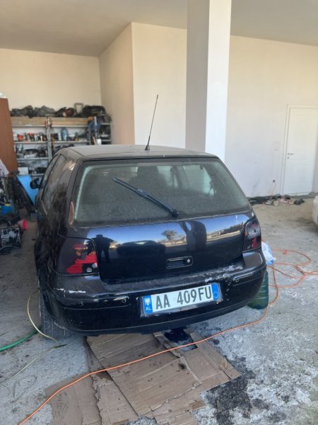 Kavaje, shes makine Nafte, e zeze manuale Kondicioner 317.000 km 800 €