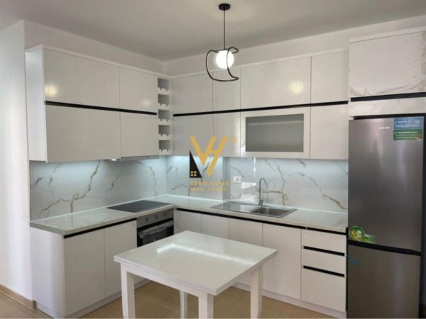 Tirane, jepet me qera apartament 2+1+Ballkon Kati 3, 85 m² 550 € (BULEVARDI I RI)