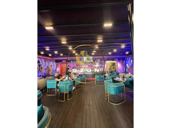 Shitet Lounge Bar Modern tek Ish Stacioni i Fundit i Tiranës së Re!