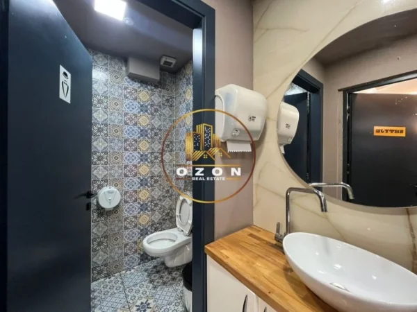 Shitet Lounge Bar Modern tek Ish Stacioni i Fundit i Tiranës së Re!