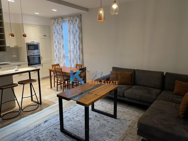 Tirane, jap me qera apartament 1+1+Ballkon Kati 3, 70 m² (Kopshti Botanik)