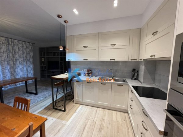 Tirane, jap me qera apartament 1+1+Ballkon Kati 3, 70 m² (Kopshti Botanik)