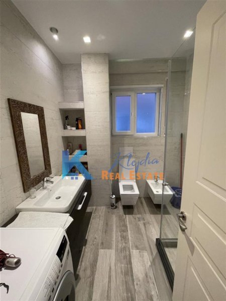 Tirane, jap me qera apartament 1+1+Ballkon Kati 3, 70 m² (Kopshti Botanik)