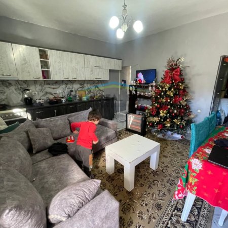 Tirane, shitet shtepi 2 Katshe , 430 m² 250.000 € (Misto Mame)