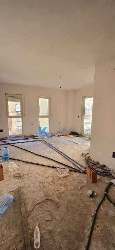 Tirane, shes apartament 2+1+Ballkon Kati 2, 91 m² 179.000 € (afer Prokurorise)