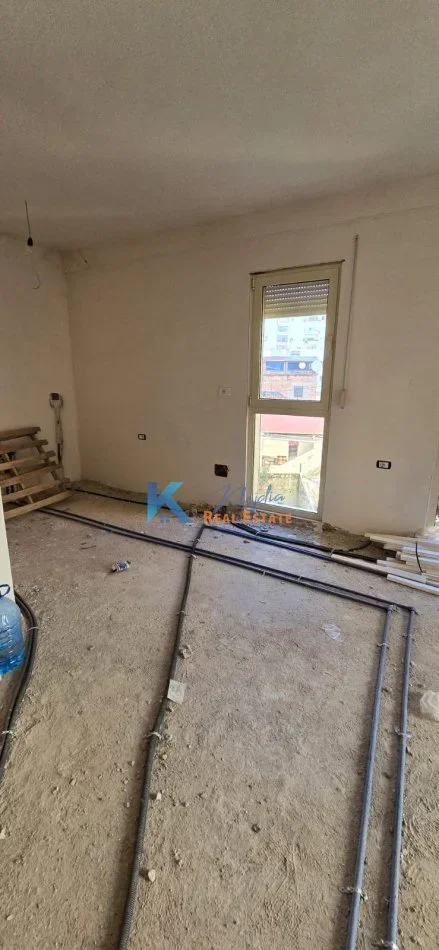 Tirane, shes apartament 2+1+Ballkon Kati 2, 91 m² 179.000 € (afer Prokurorise)