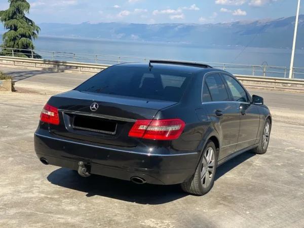 Pogradec, shes makine Mercedes Benz Nafte, e zeze automatik Klima 345.000 km 9.300 €
