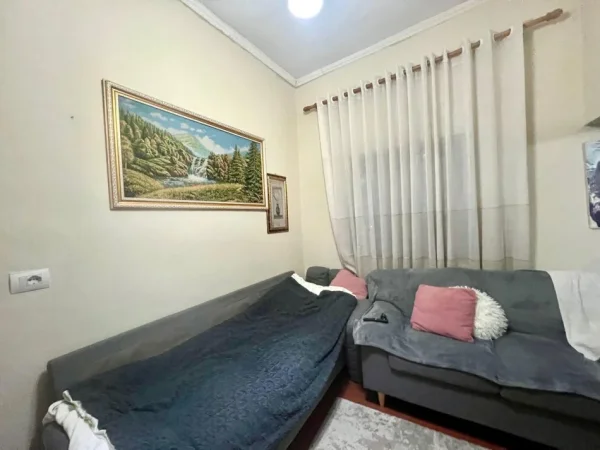 Tirane, shitet apartament 2+1+Ballkon Kati 1, 72 m² 90.000 € (Sauk i Vjeter, Mbrapa Akademise se)