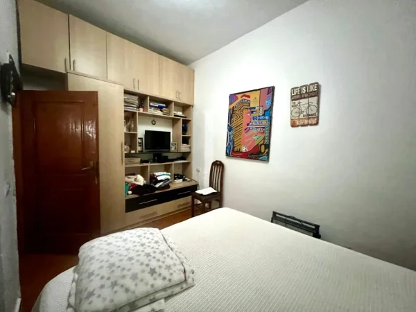 Tirane, shitet apartament 2+1+Ballkon Kati 1, 72 m² 90.000 € (Sauk i Vjeter, Mbrapa Akademise se)
