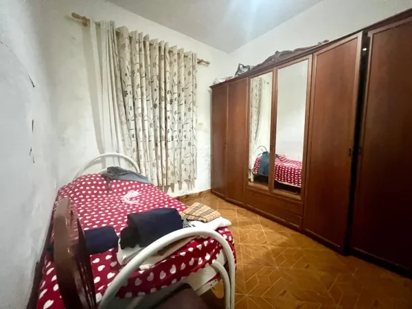 Tirane, shitet apartament 2+1+Ballkon Kati 1, 72 m² 90.000 € (Sauk i Vjeter, Mbrapa Akademise se)
