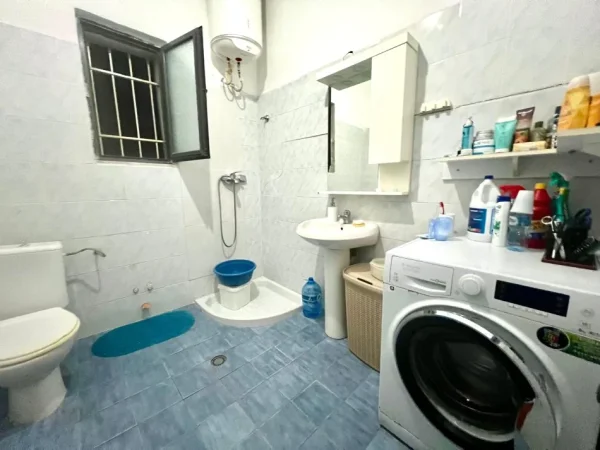 Tirane, shitet apartament 2+1+Ballkon Kati 1, 72 m² 90.000 € (Sauk i Vjeter, Mbrapa Akademise se)