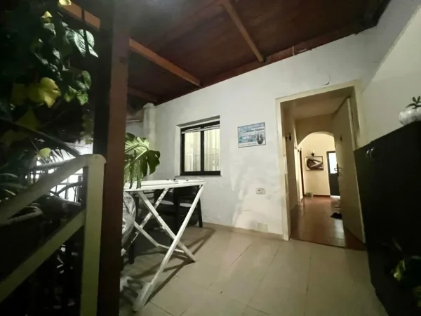 Tirane, shitet apartament 2+1+Ballkon Kati 1, 72 m² 90.000 € (Sauk i Vjeter, Mbrapa Akademise se)