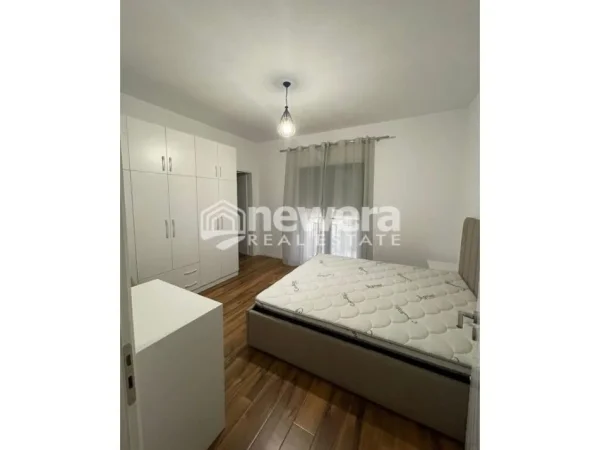 Tirane, shes apartament 2+1+Ballkon Kati 5, 120 m² 230.000 € (nexho konomi)