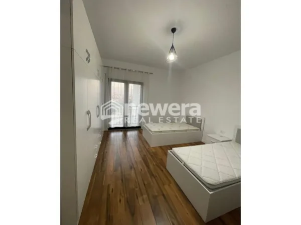 Tirane, shes apartament 2+1+Ballkon Kati 5, 120 m² 230.000 € (nexho konomi)