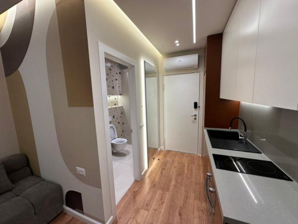 Tirane, jepet me qera garsonier Kati 5, 40 m² 500 € (Shkolla Kuqe)