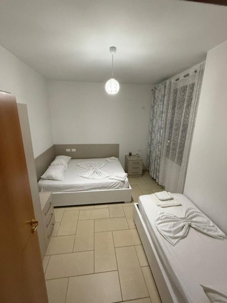 Tirane, jepet me qera 1+1 , 70 m² 600 € (Qender)