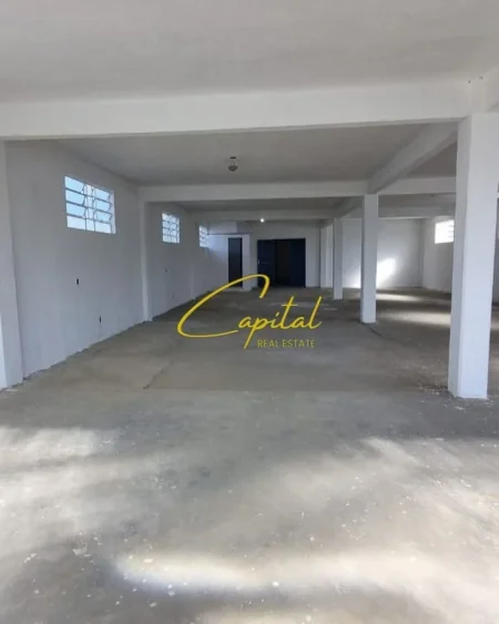 Tirane, jepet me qera magazine Kati 0, 250 m² 800 € (AUTOSTRADA TIRANE-DURRES)