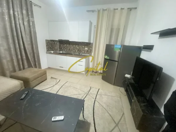 Tirane, jepet me qera apartament 1+1 Kati 1, 75 m² 500 € (RRUGA 5 MAJI)