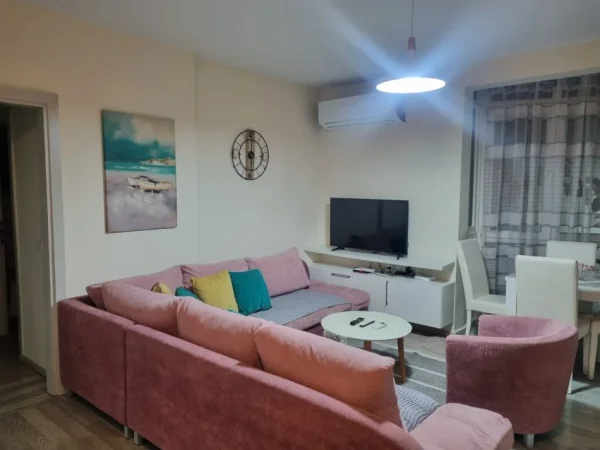 Tirane, jepet me qera apartament 2+1+Ballkon Kati 1, 72 m² 550 € (FUSHA E AVIACIONT)