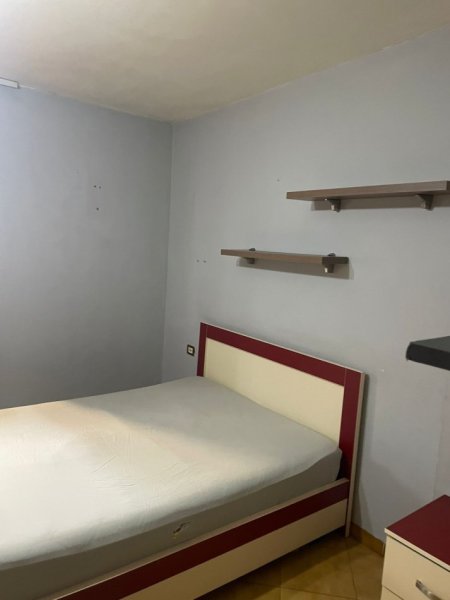 Tirane, jap me qera apartament 1+1 Kati 2, 55 m² 270 € (Laprakë)