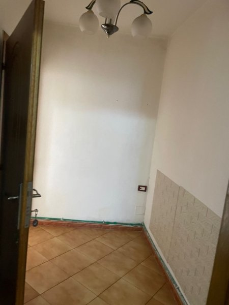 Tirane, jap me qera apartament 1+1 Kati 2, 55 m² 270 € (Laprakë)