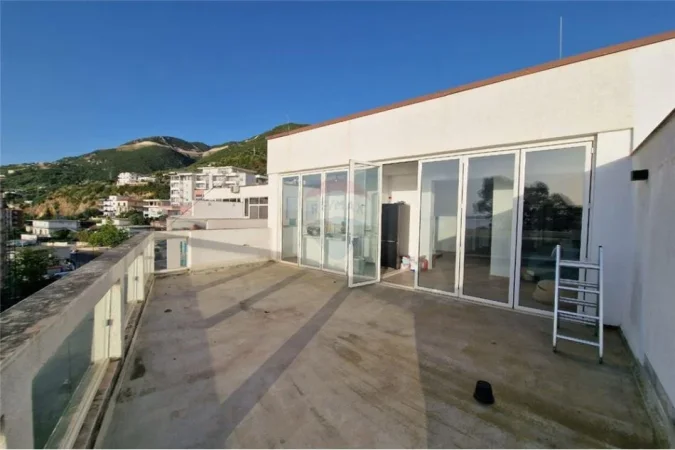 Vlore, shitet apartament+verande | Penthouse 1+1+Aneks+Ballkon , 115 m² 230.000 € (Dhimiter Konomi)