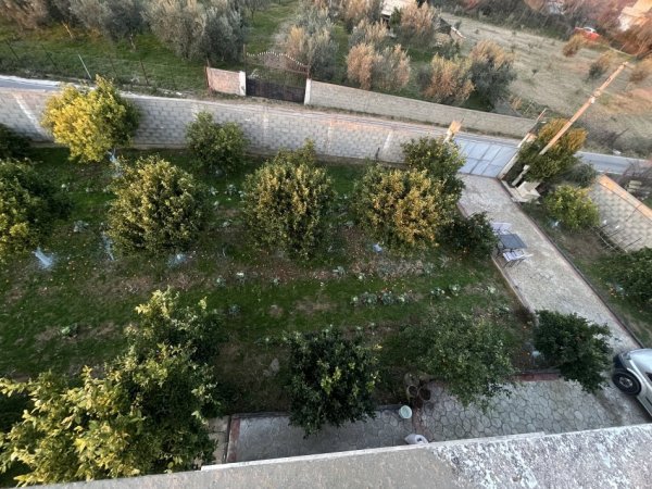 Tirane, jap me qera Vile 2 Katshe , 360 m² 2.500 € (Gurre e Madhe 5km larg Teg)