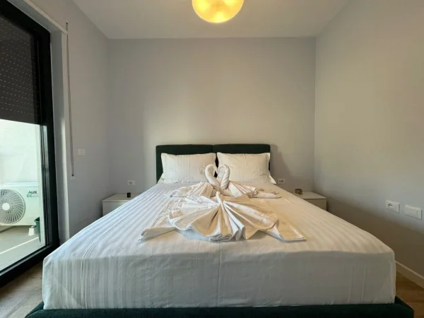 Tirane, jepet me qera apartament 1+1+Ballkon Kati 6, 56 m² 650 € (STACIONI I TRENIT)