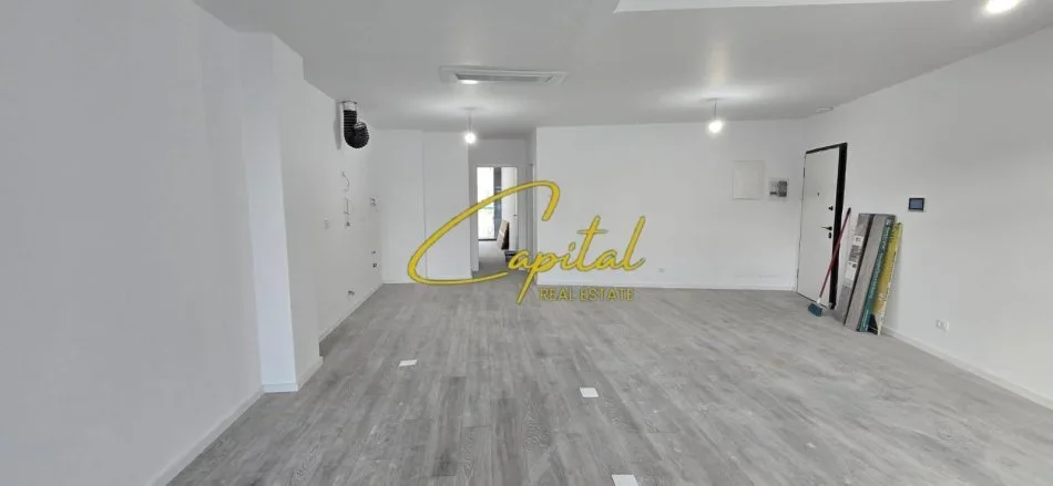 Tirane, jepet me qera ambjent biznesi Kati 1, 105 m² 1.300 € (LIQENI ARTIFICIAL)