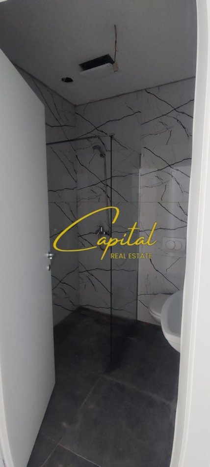 Tirane, jepet me qera ambjent biznesi Kati 1, 105 m² 1.300 € (LIQENI ARTIFICIAL)