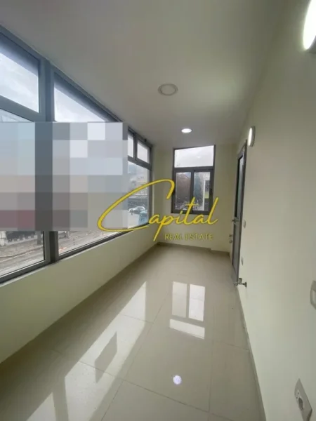 Tirane, jepet me qera zyre Kati 1, 60 m² 600 € (RRUGA HOXHA TAHSIM)