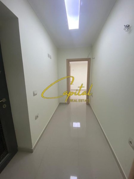 Tirane, jepet me qera zyre Kati 1, 60 m² 600 € (RRUGA HOXHA TAHSIM)