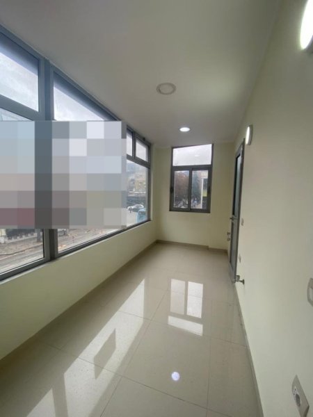 Tirane, jepet me qera zyre Kati 1, 60 m² 600 € (RRUGA HOXHA TAHSIM)