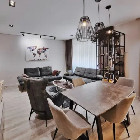 Tirane, shitet apartament 3+1 , 128 m² 290.000 € (Liqeni i Thate)