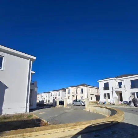 Tirane, shitet Vile 3+1 , 500 m² (Rolling Hills 2)