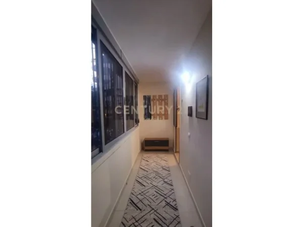 Tirane, shitet apartament Kati 1, 82 m² 136.000 € (Ali Dem, prane Pasticeri Nefeli)